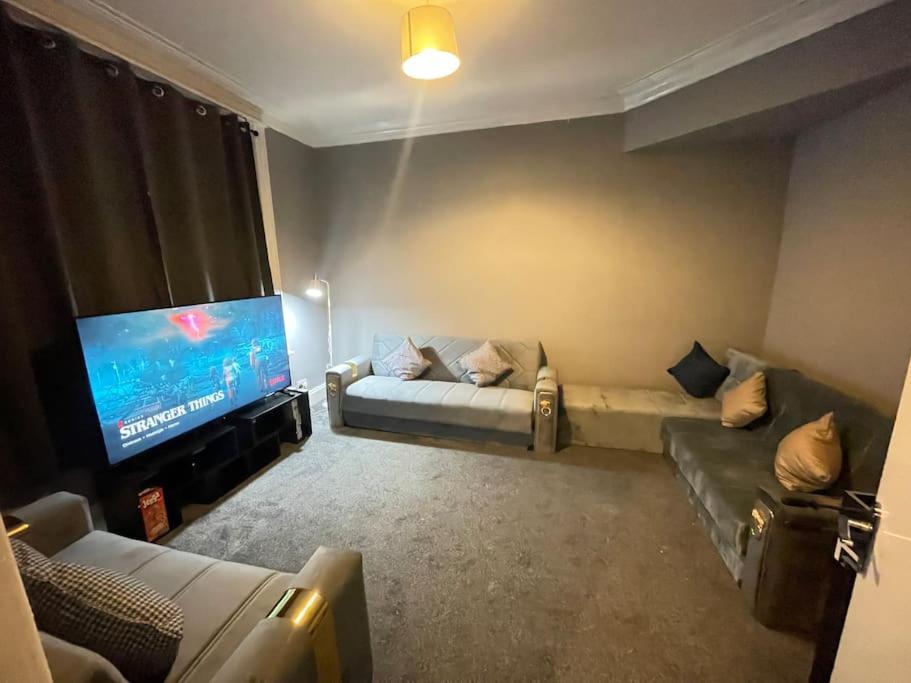30 Percent Off Weekly Stays - 6 Bedroom House - 11 Beds Blackpool Eksteriør billede