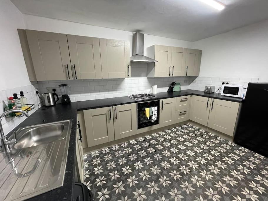 30 Percent Off Weekly Stays - 6 Bedroom House - 11 Beds Blackpool Eksteriør billede